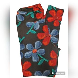 LulaRoe leggings, black w/ flowers TC (tall & curvy)